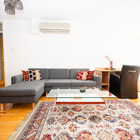 Modern 2Bdr Apartment In The Center- Free Parking Сараево Екстериор снимка