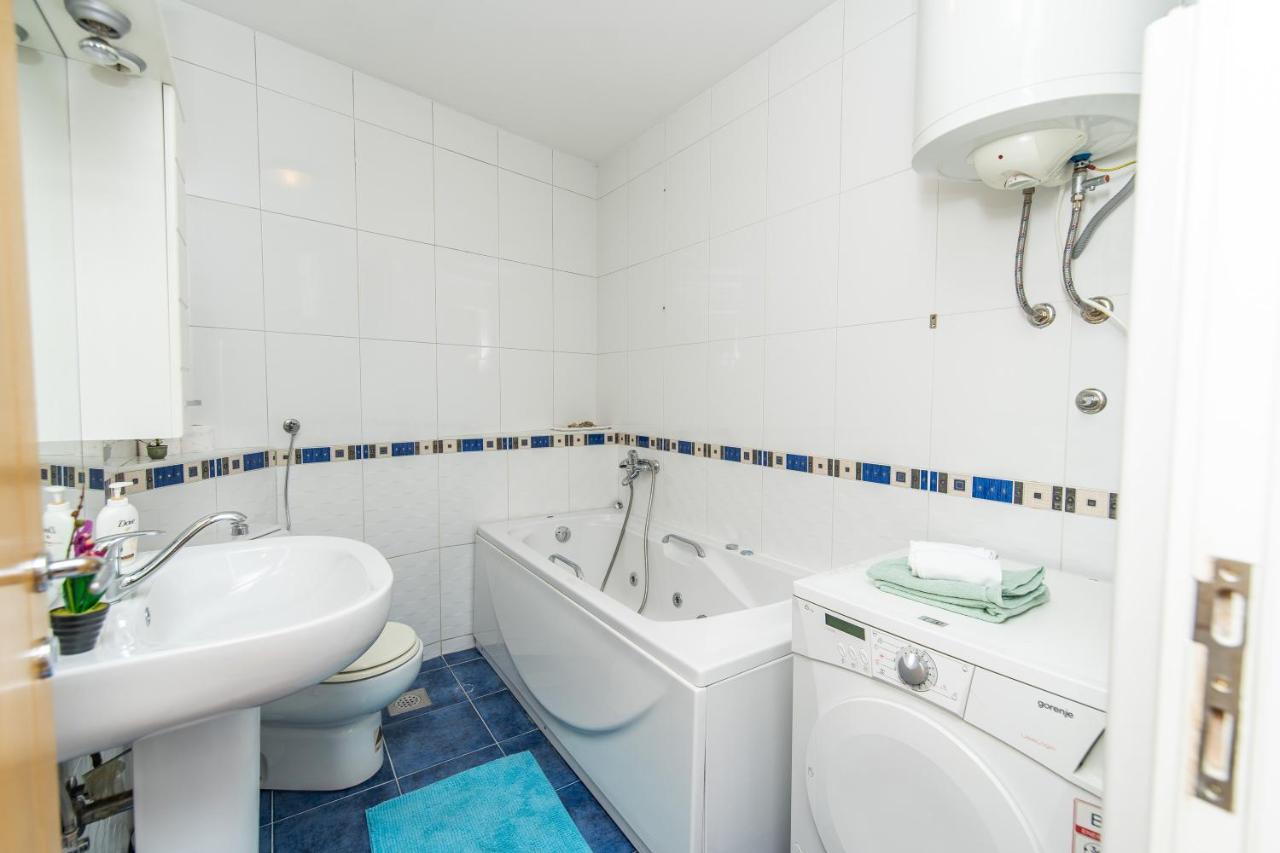 Modern 2Bdr Apartment In The Center- Free Parking Сараево Екстериор снимка