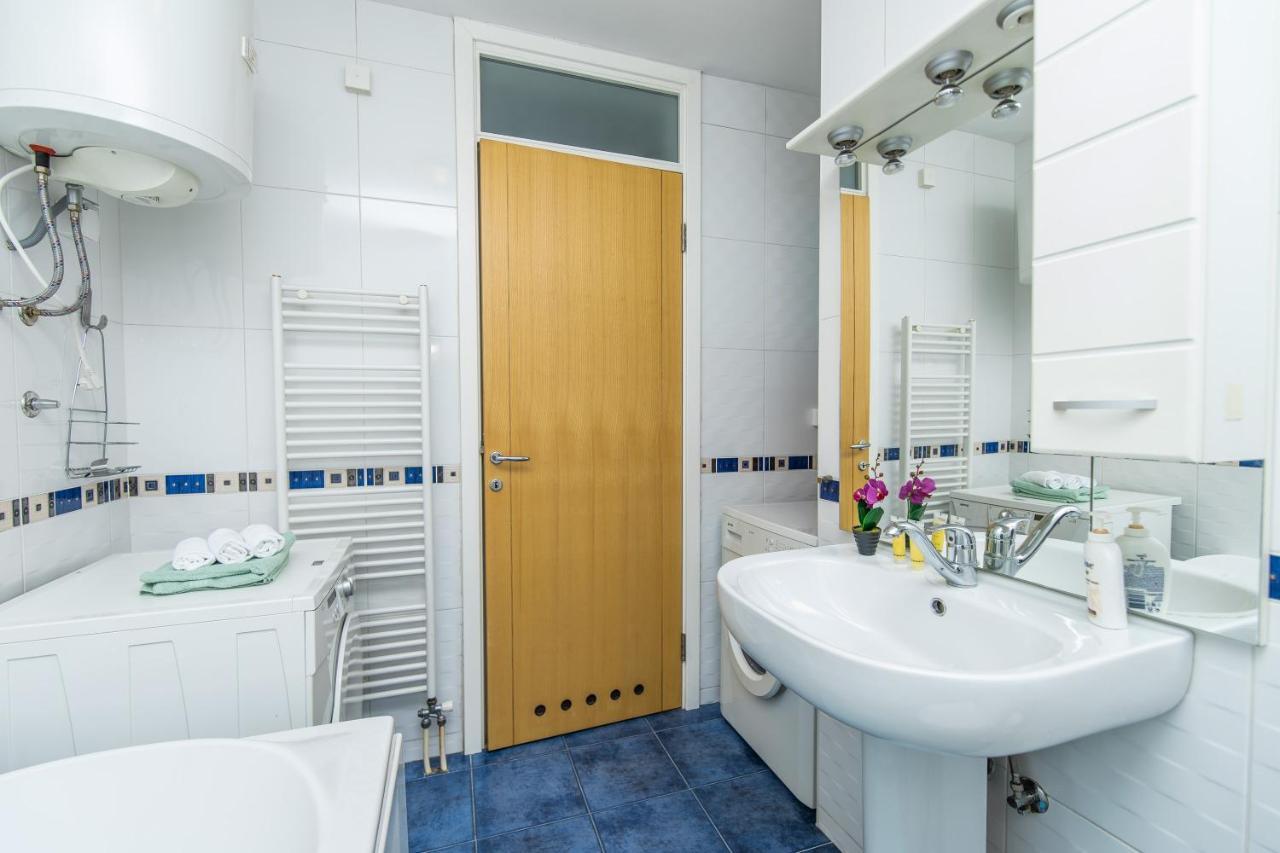 Modern 2Bdr Apartment In The Center- Free Parking Сараево Екстериор снимка